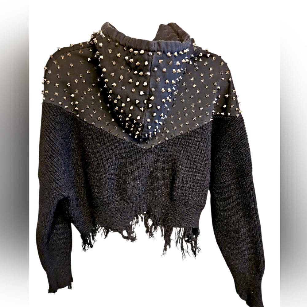 AKIRA Black Studded Cropped Sweater Hoodie Sz Small - Picture 2 of 3